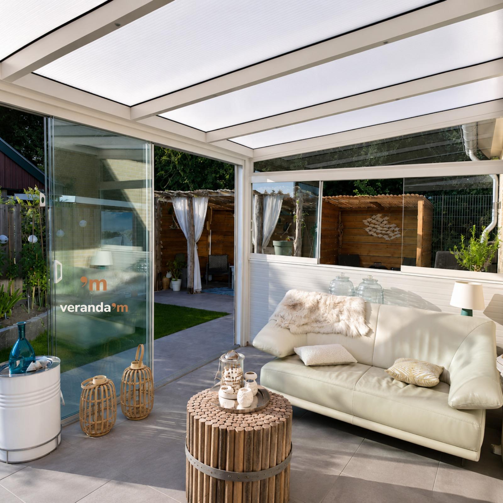 Projectfoto — overkapping met glazen schuifwanden
